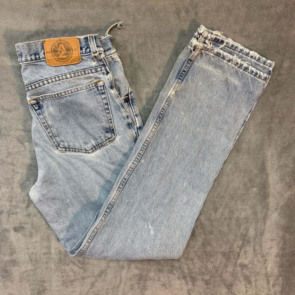 32x33 vintage Arizona Jean Co. Light Wash Vintage Jeans with Frayed Hems